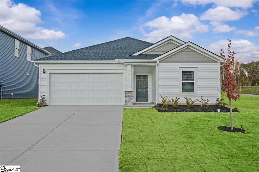 219 Tantalus Street, Gray Court