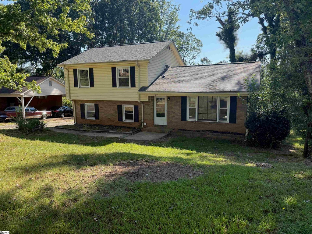 309 Willow Oaks Drive, Spartanburg