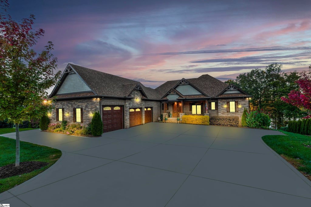 775 E Long Bay Drive, Inman