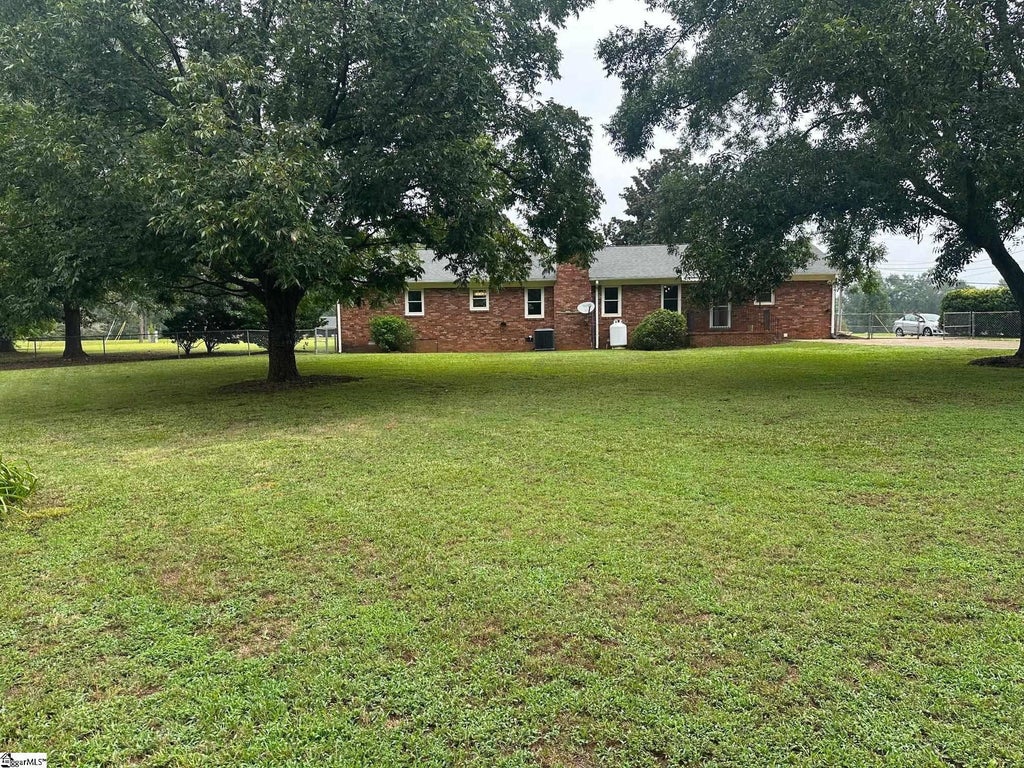 6005 Highway 11, Inman