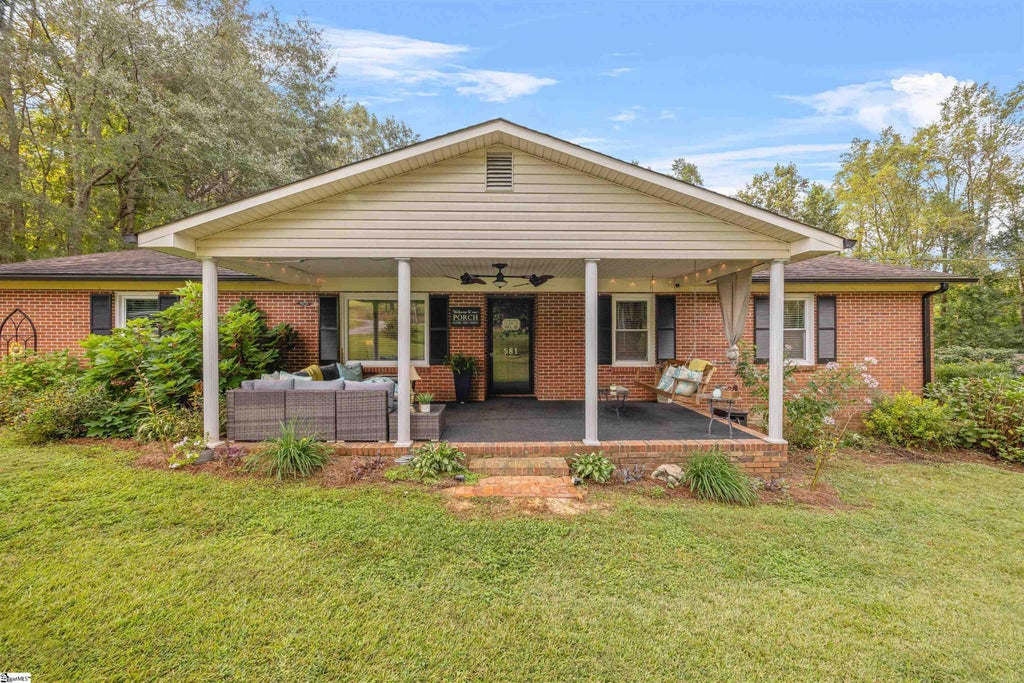 581 Red Hill Road, Pickens
