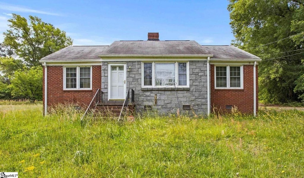 2011 Highway 1 South, Elgin