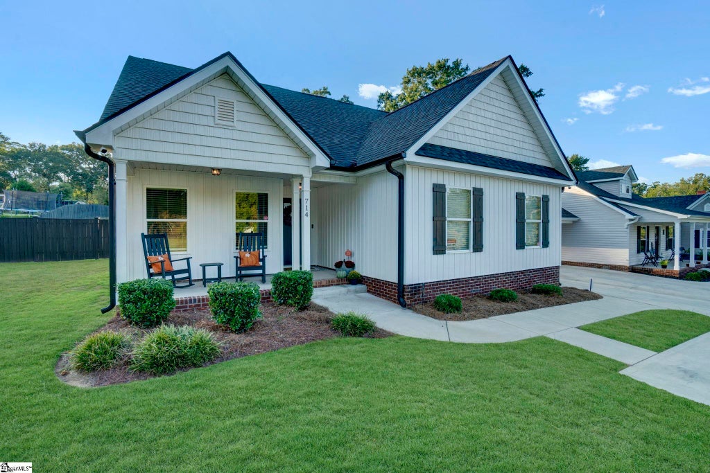 714 Chestnut Street, Laurens