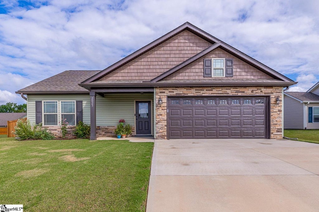 2023 Renata Lee Drive, Lyman