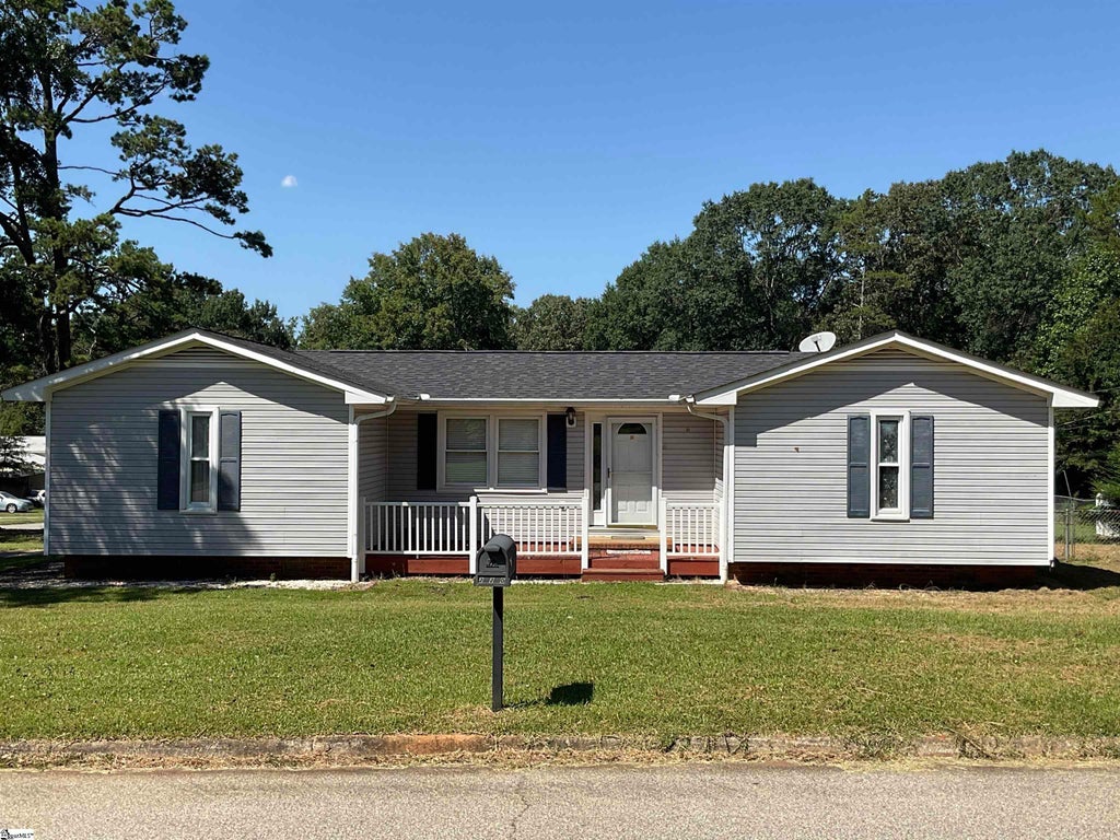 220 Larchwood Drive, Simpsonville