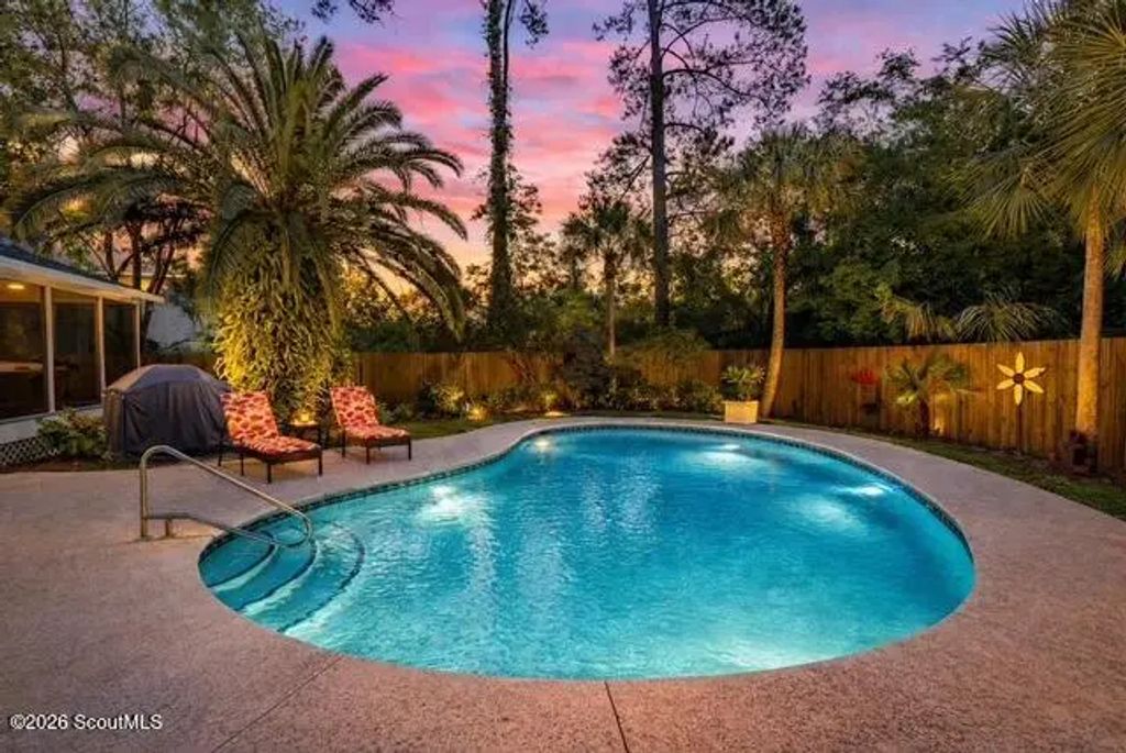 238 Peachtree Street, St. Simons Island