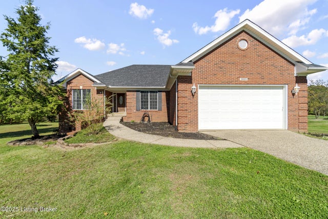 3809 Carriage Pointe Dr, Crestwood