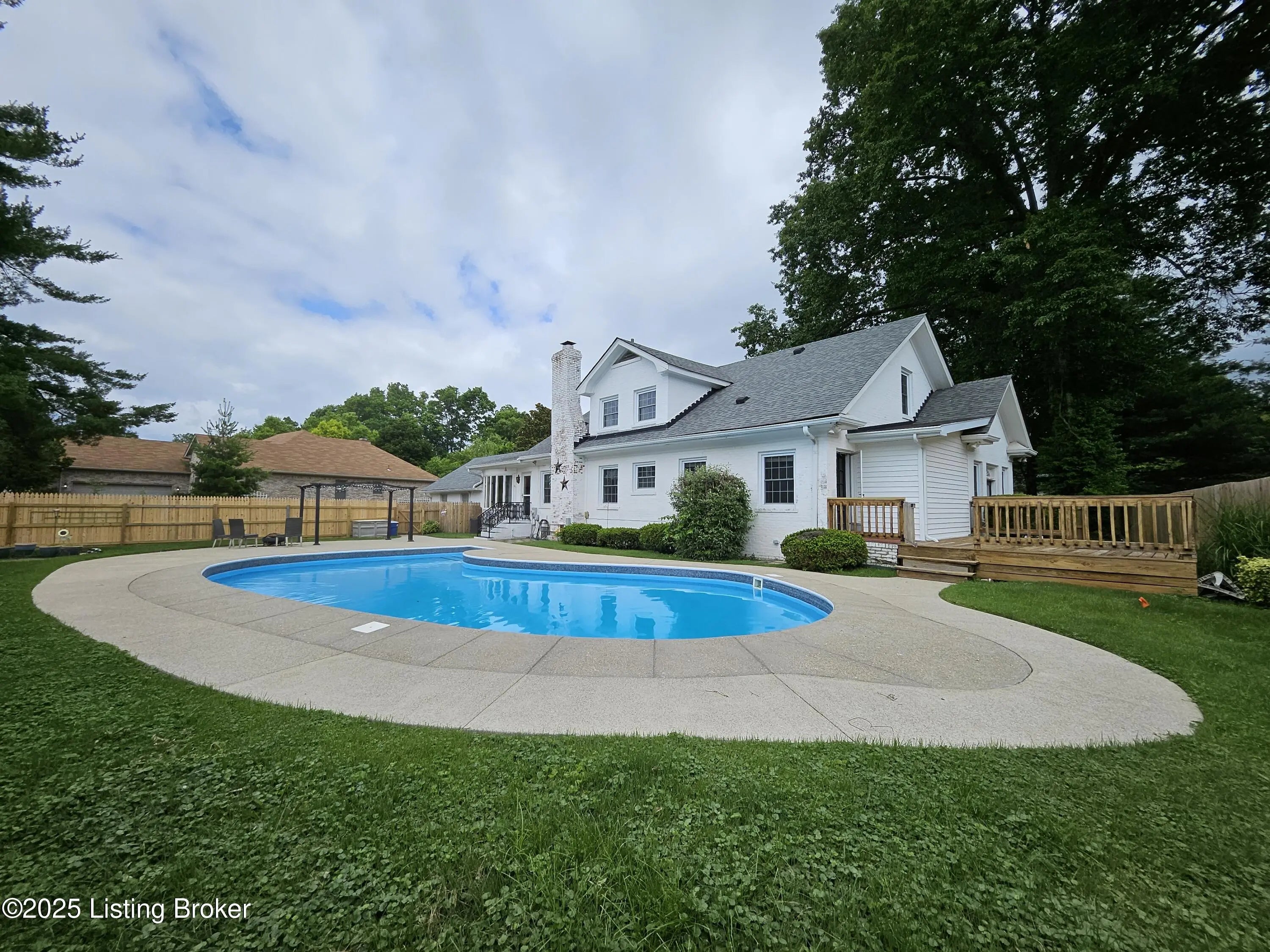 Photo of Listing #1688405