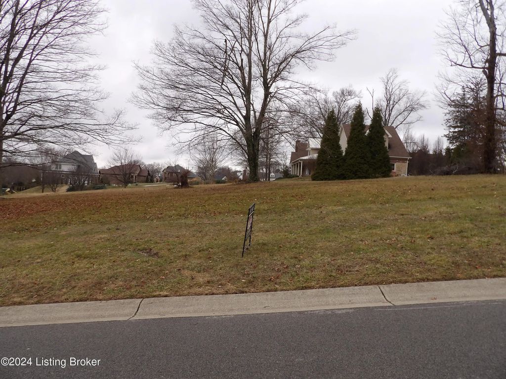 50 Southern Breeze Ln 1942 Ca, Louisville
