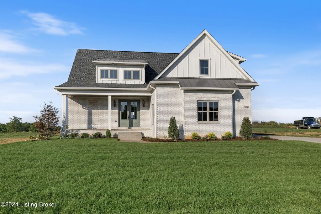 125 Noblewood Blvd, Utica