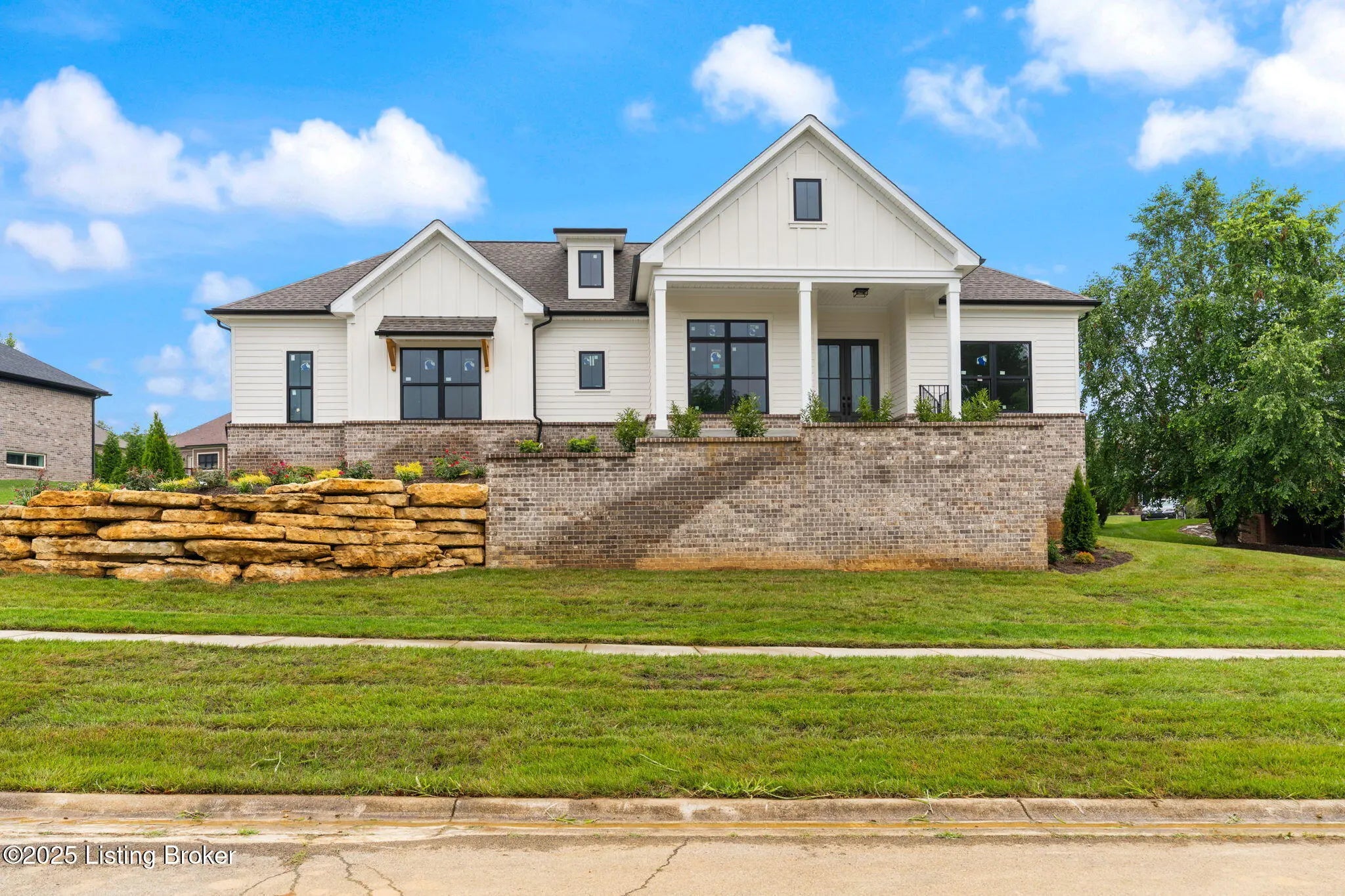 Photo of Listing #1684290