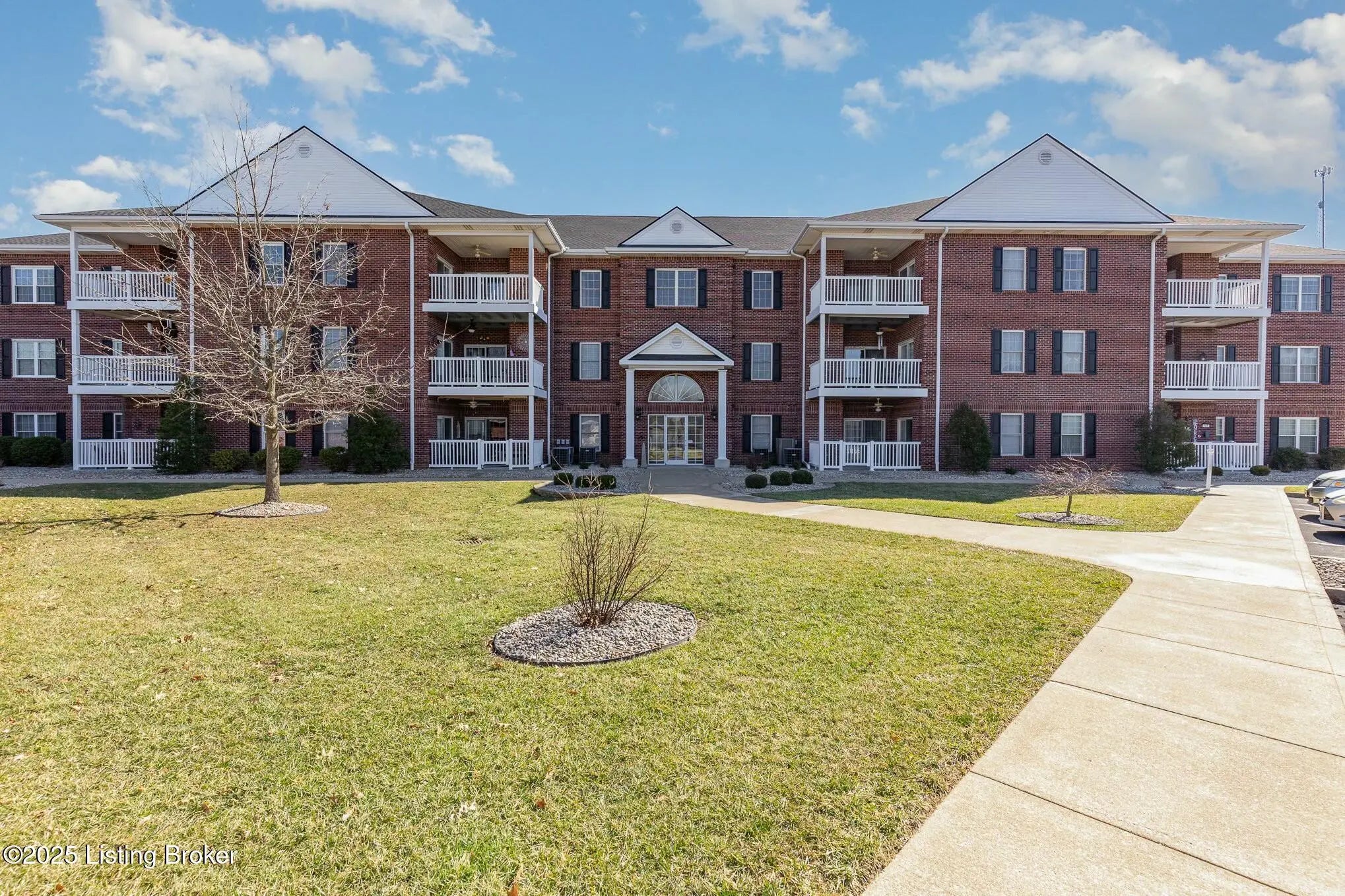 Photo of Listing #1680801