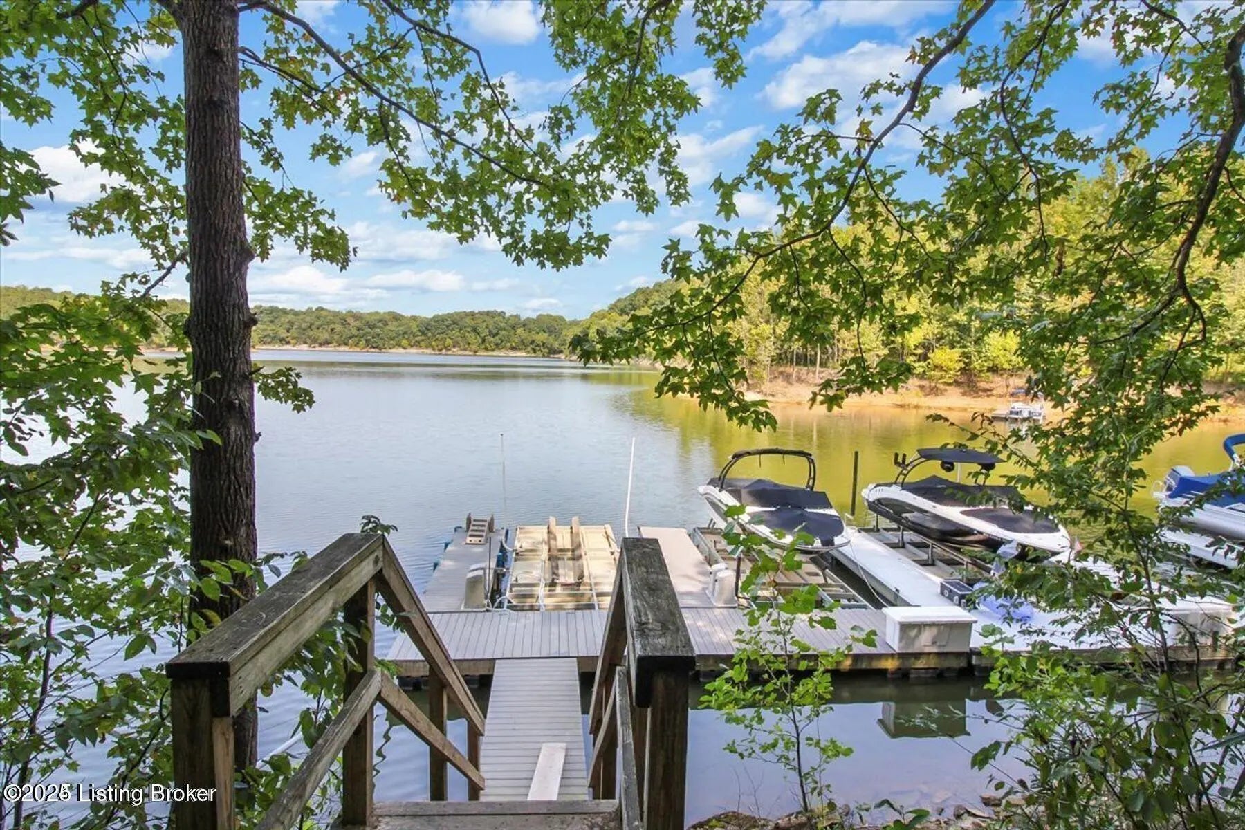 Photo of Listing #1681498