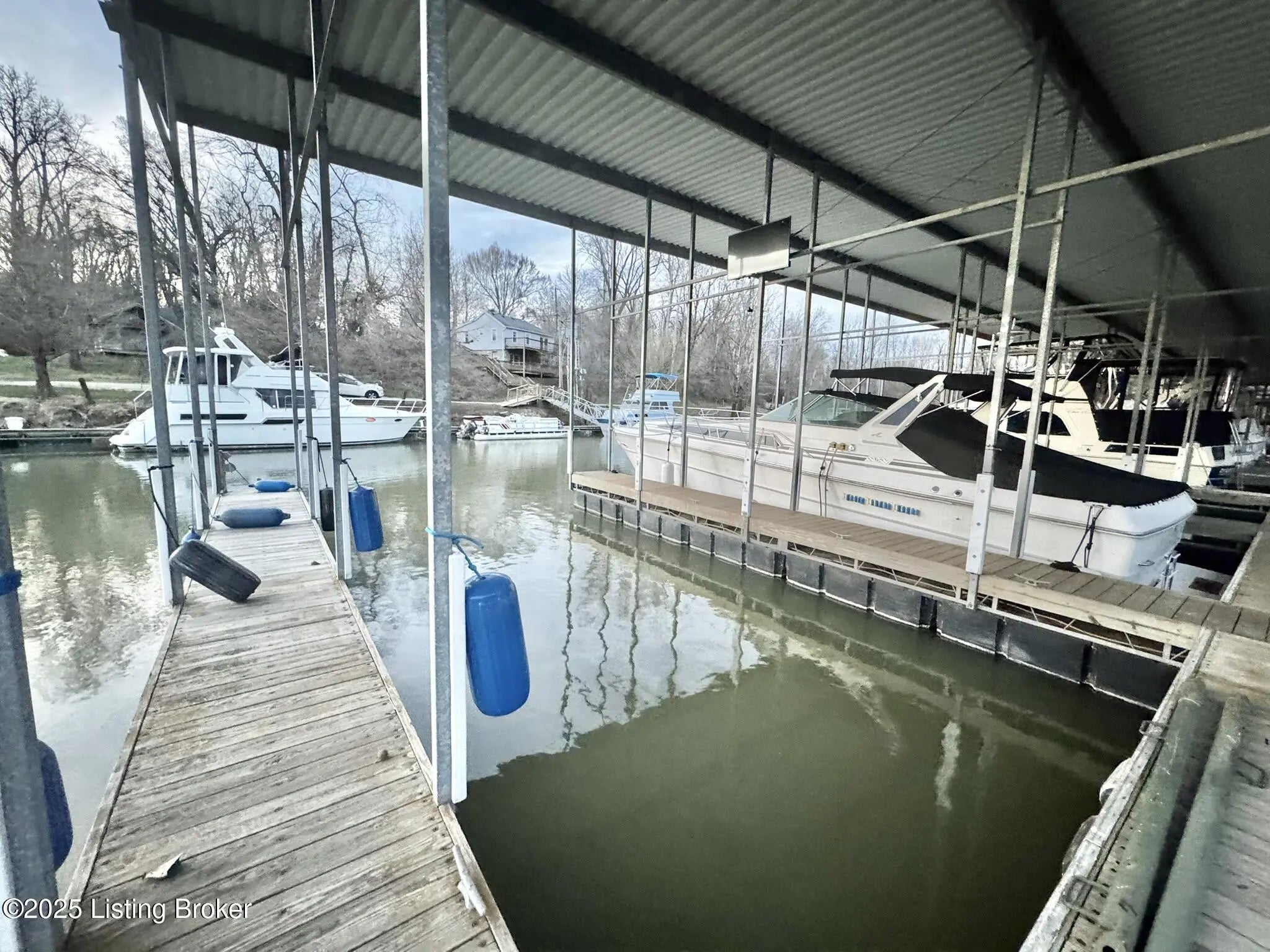 Photo of Listing #1682235