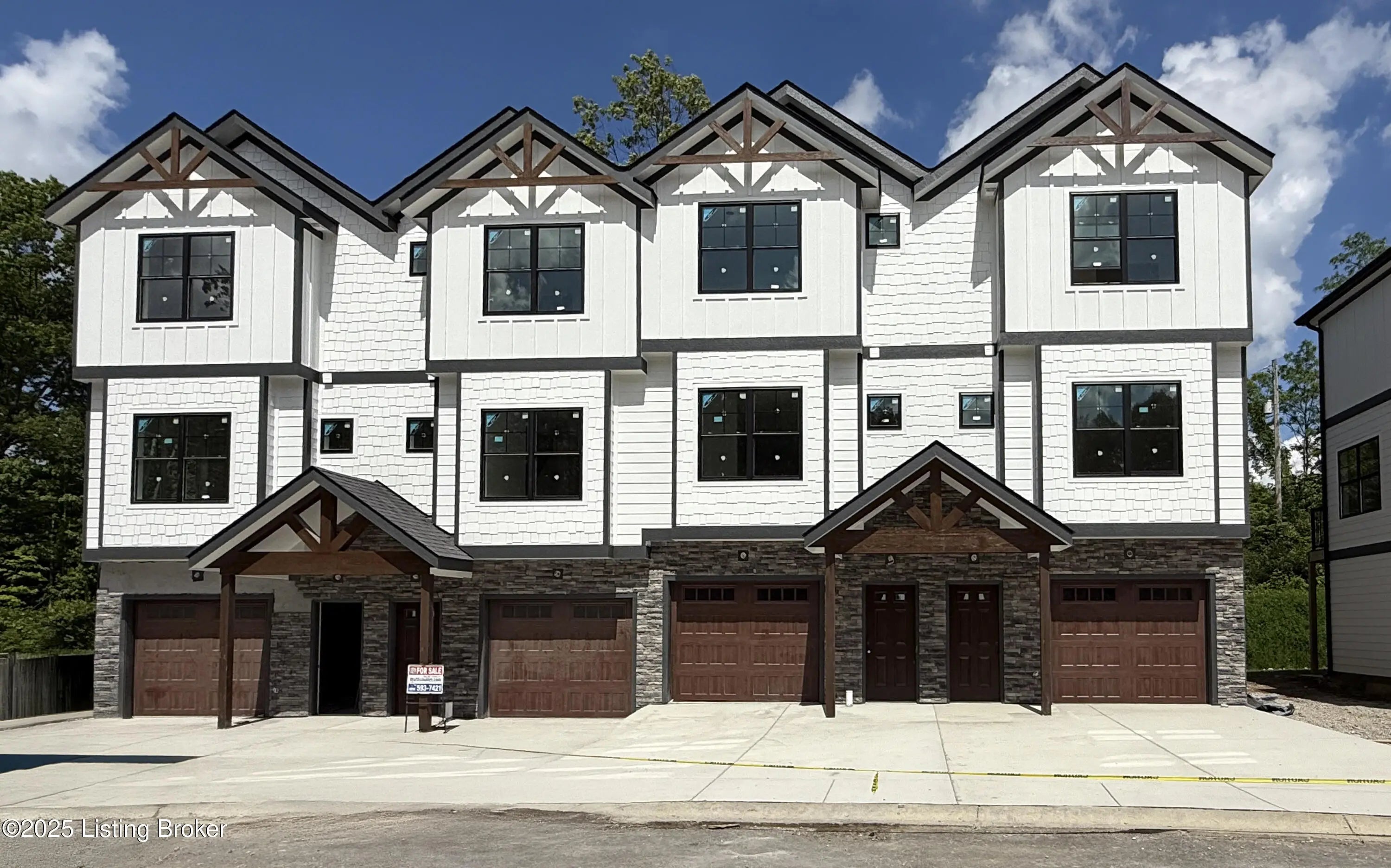 Photo of Listing #1685099