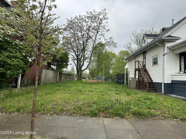 632 E Oak St, Louisville