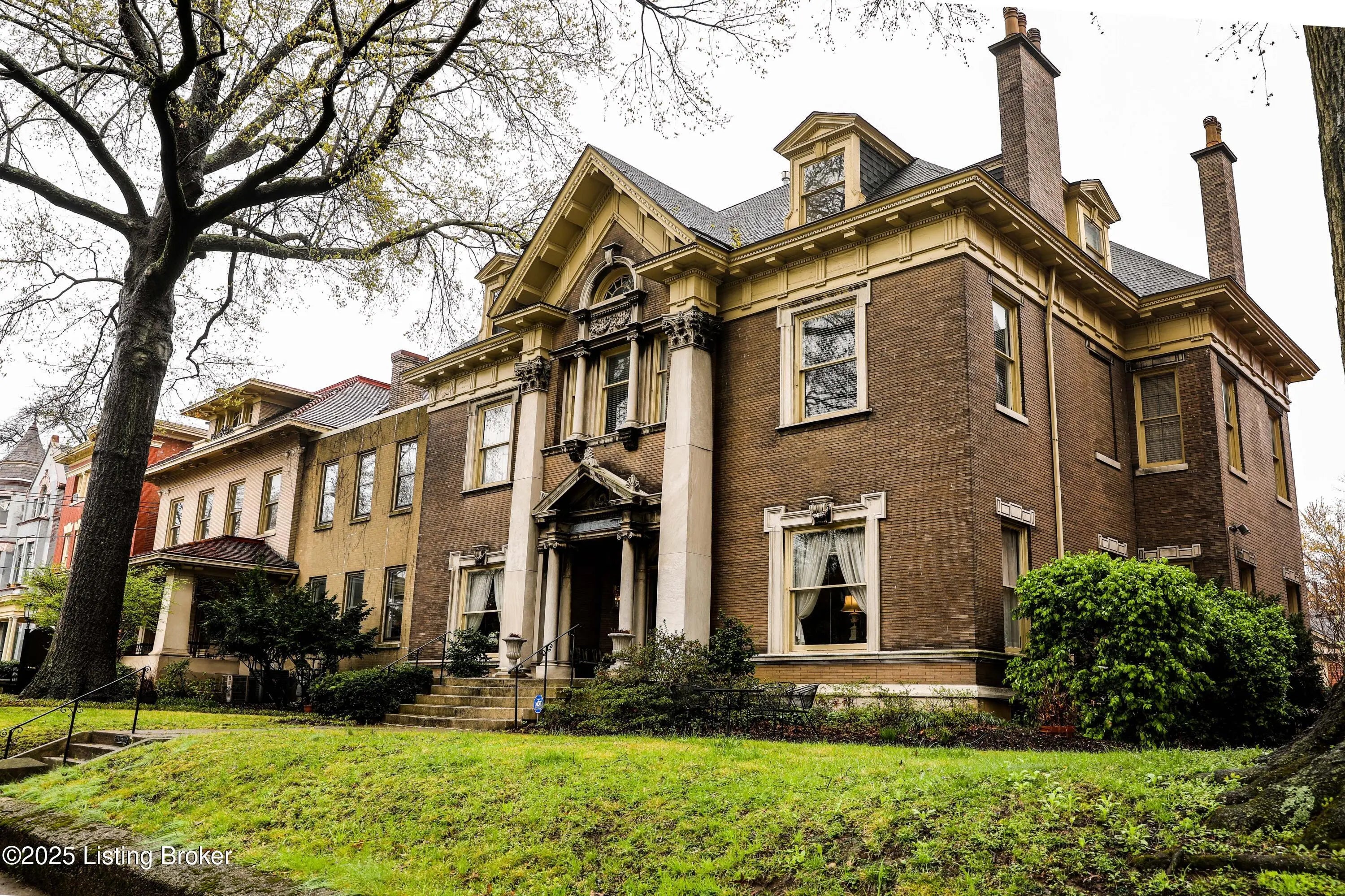 Photo of Listing #1687796