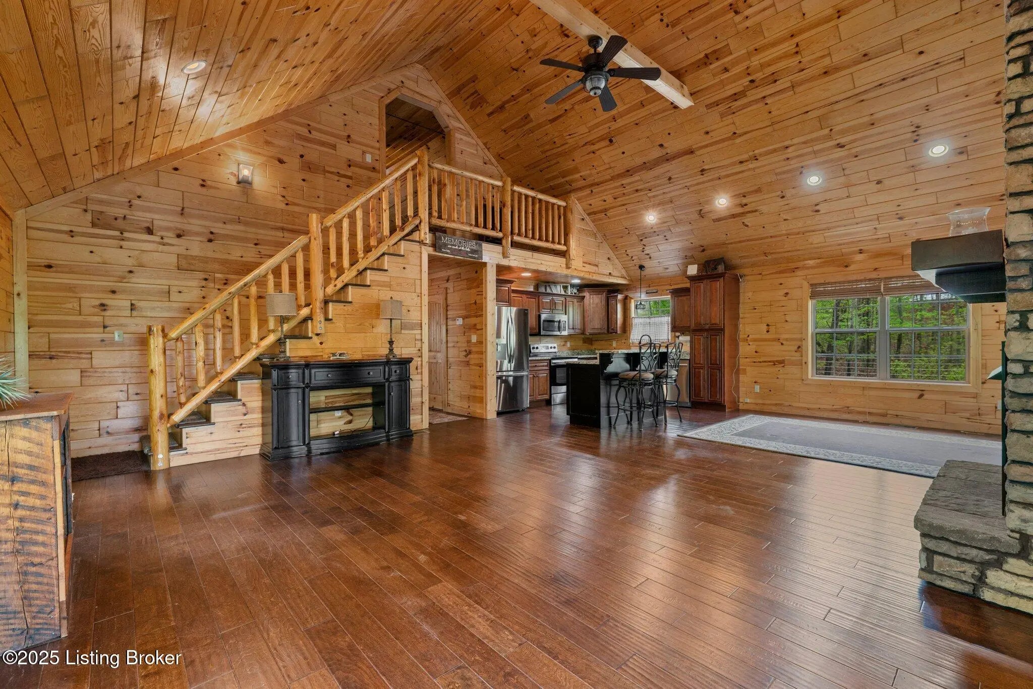 Photo of Listing #1686574