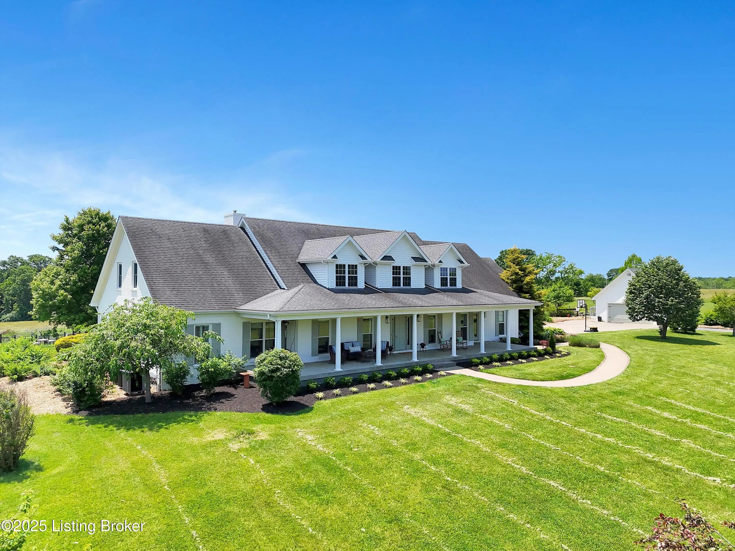 Photo of Listing #1691518