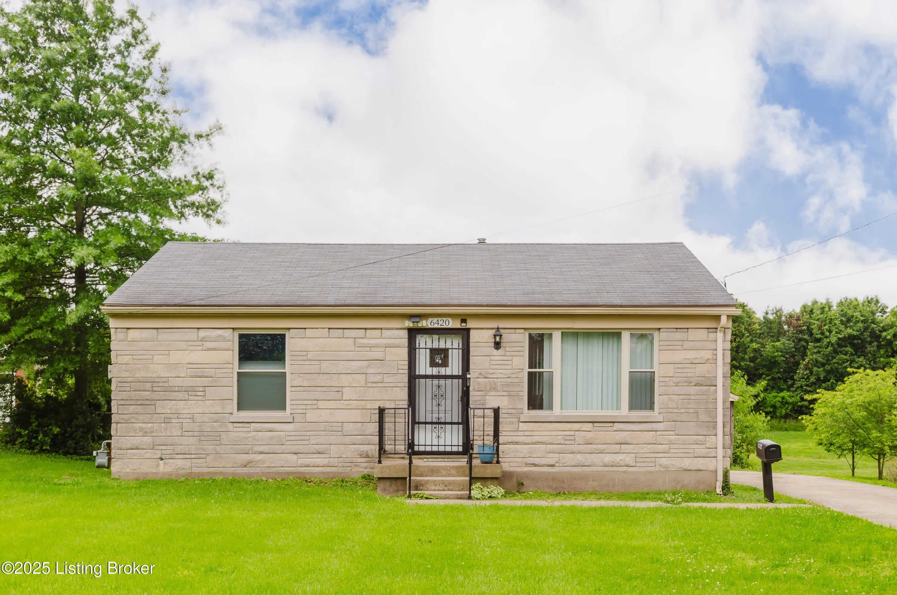 Photo of Listing #1687704