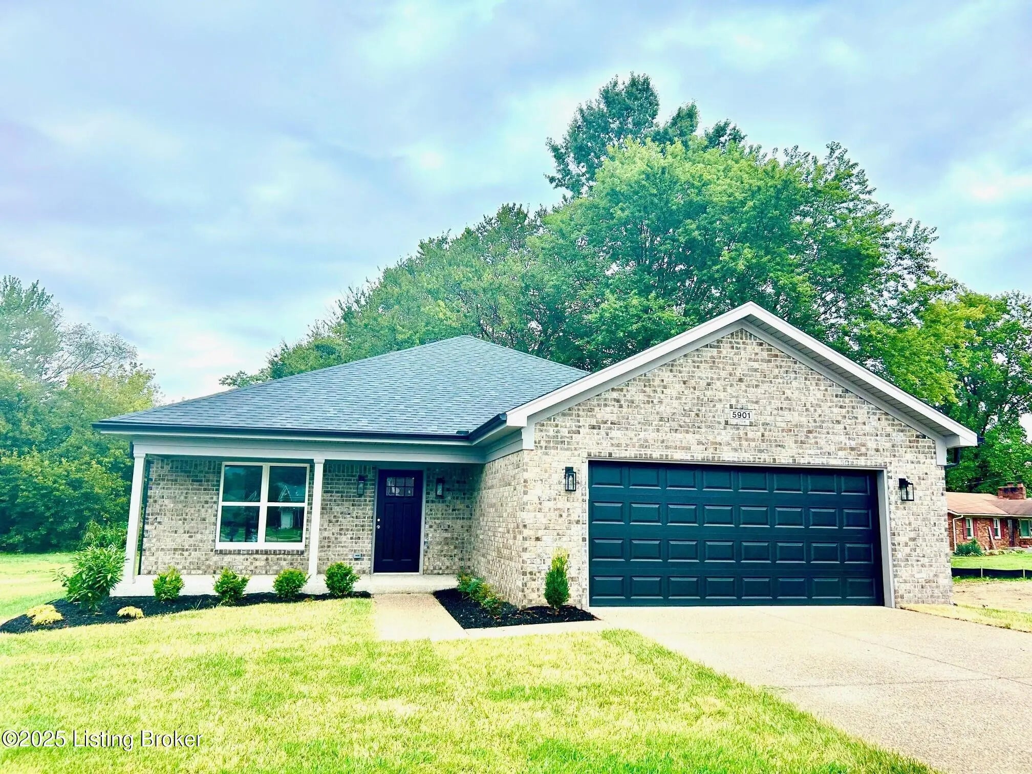 Photo of Listing #1687593