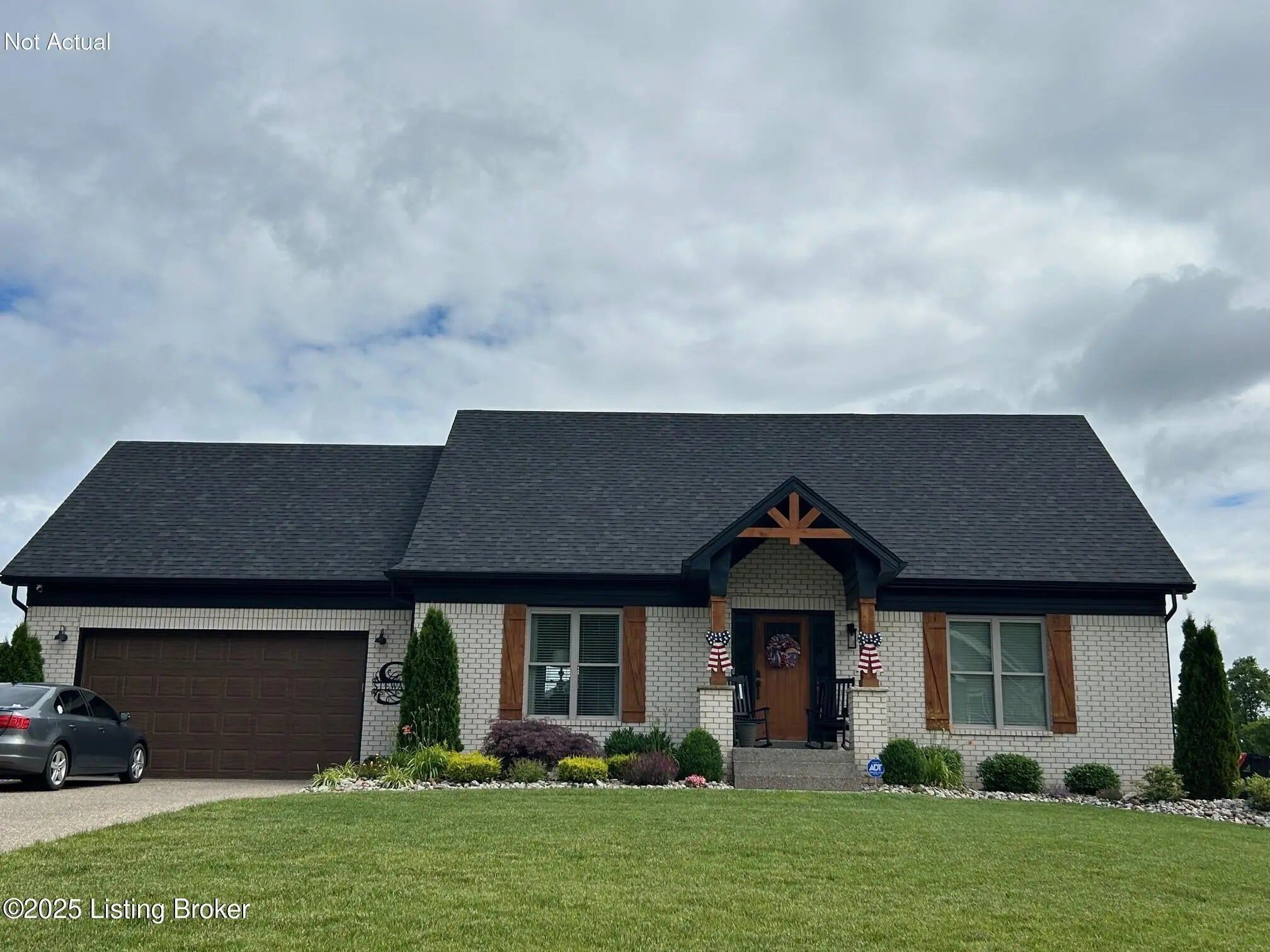 Photo of Listing #1688343