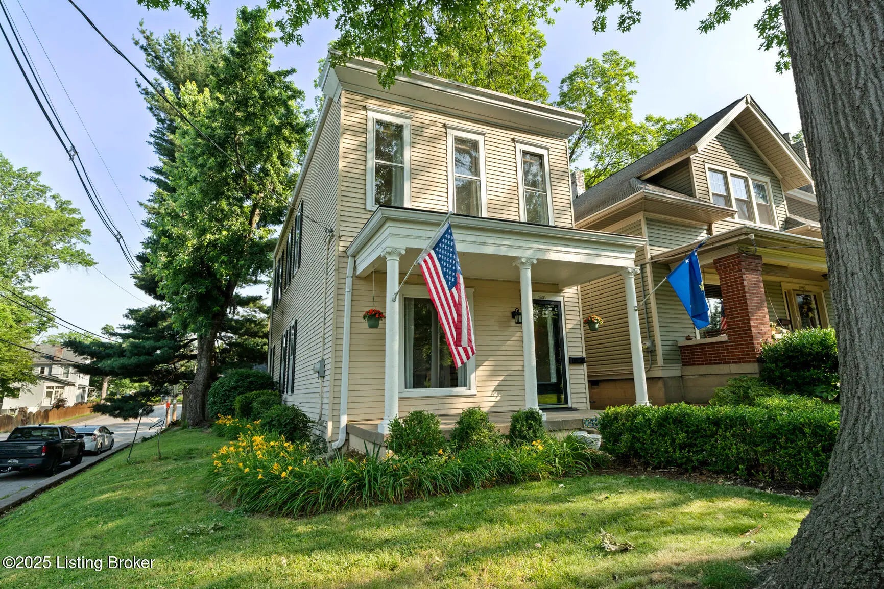 Photo of Listing #1688352