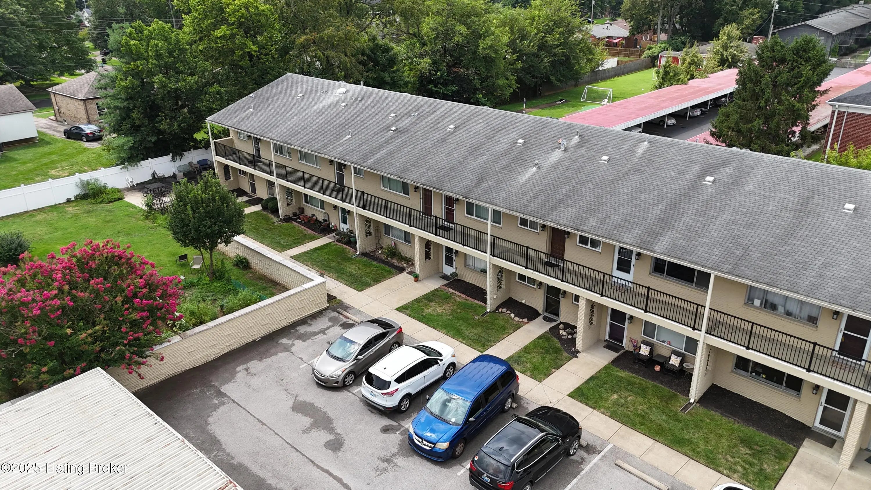 Photo of Listing #1699339