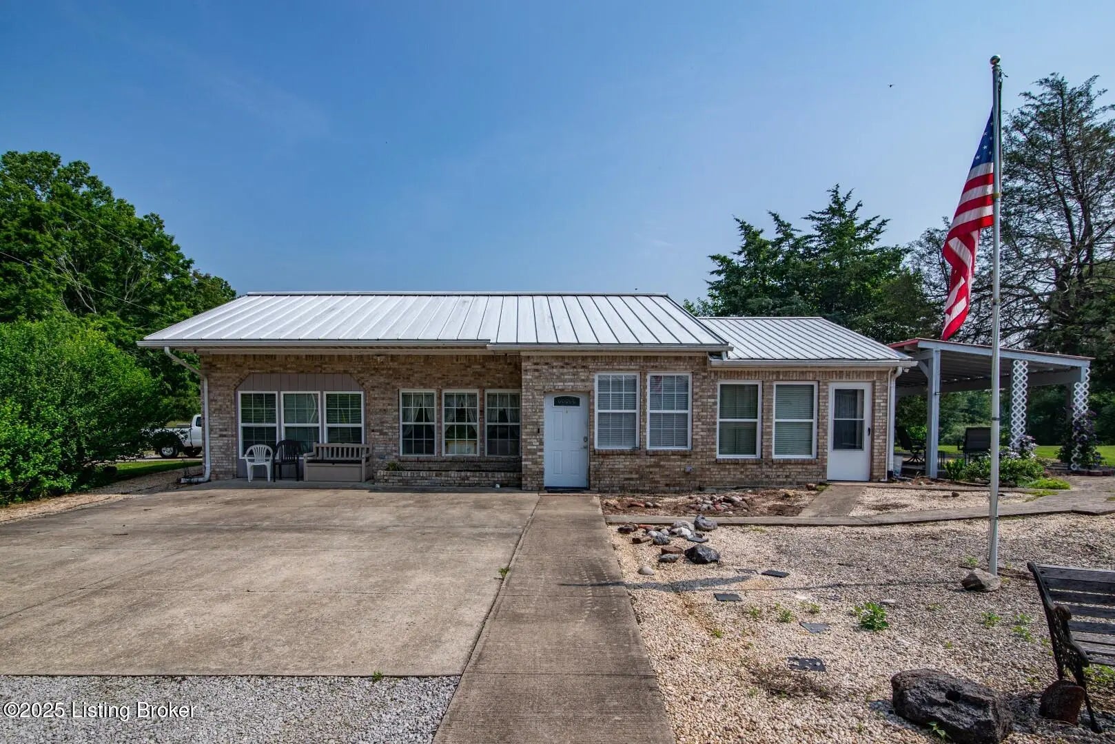 Photo of Listing #1688985