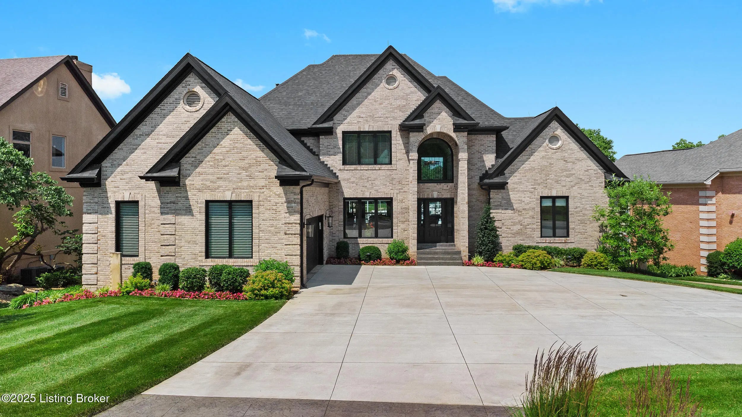 Photo of Listing #1689822