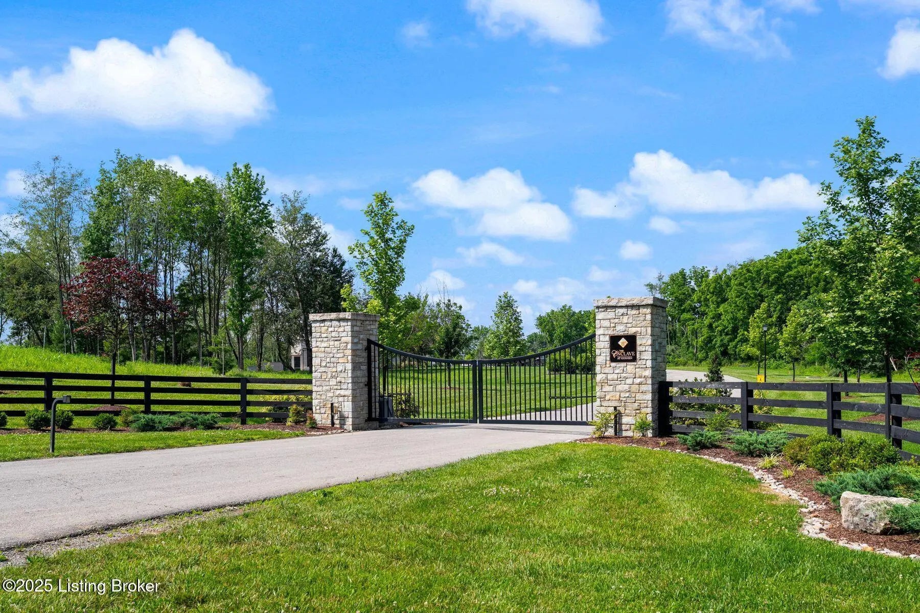 Photo of Listing #1689681