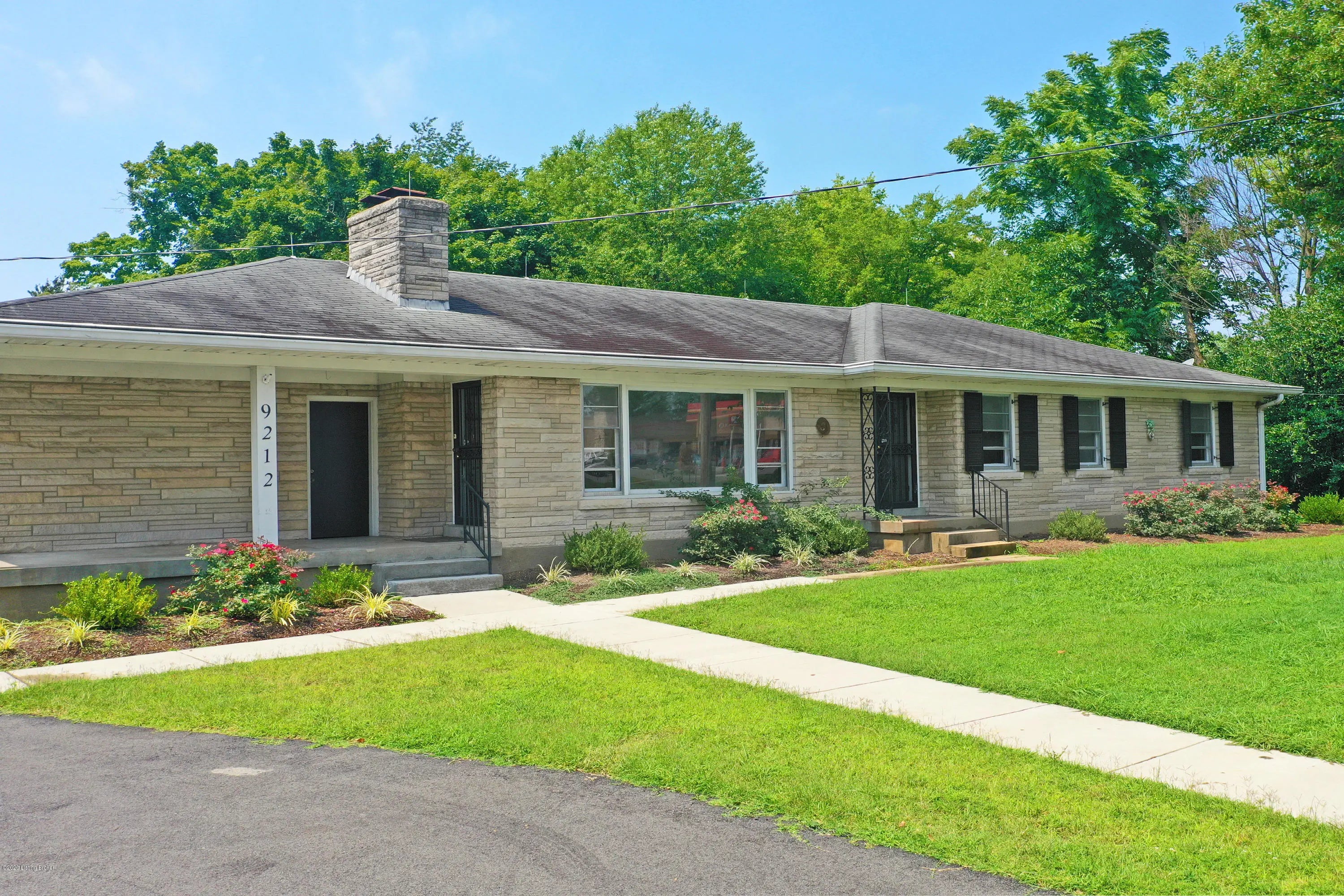 Photo of Listing #1689926