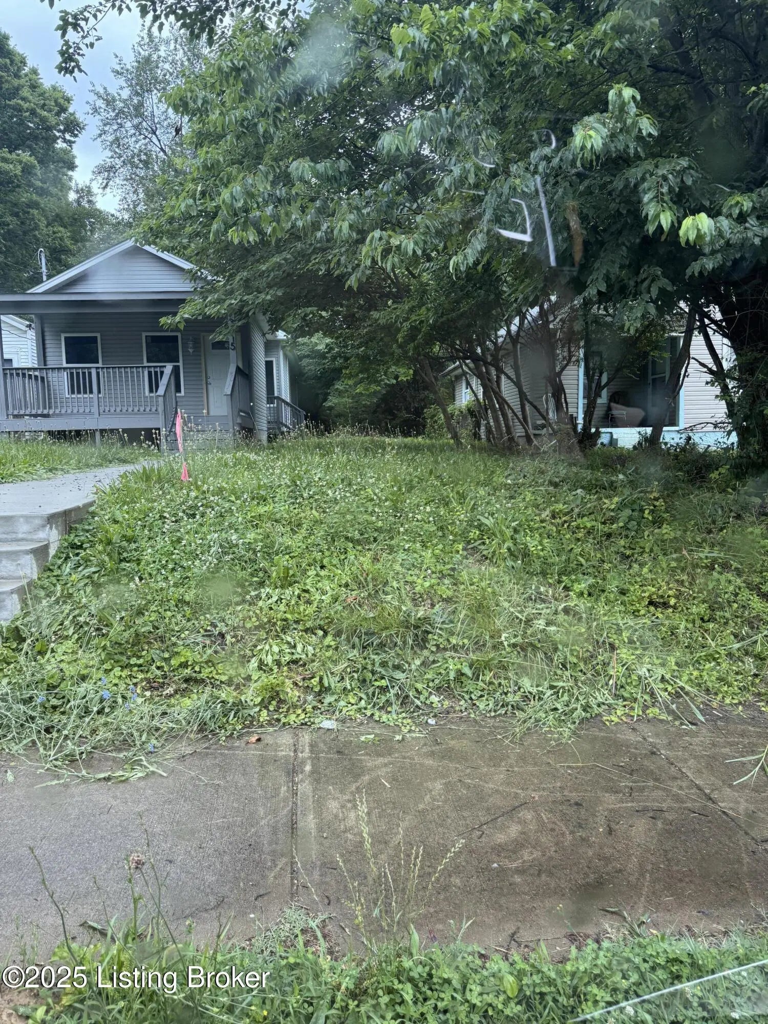 Photo of Listing #1690132