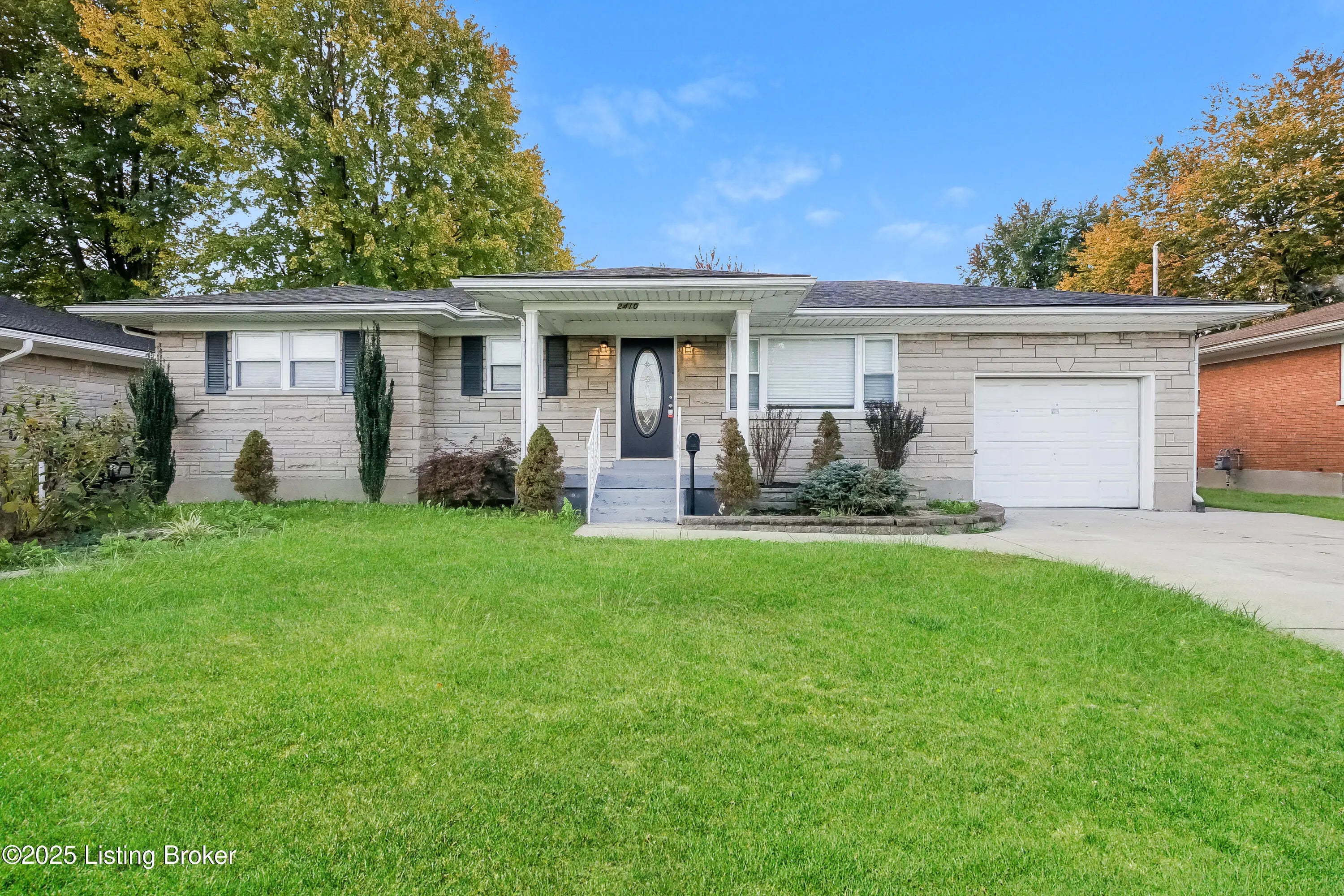 Photo of Listing #1690136