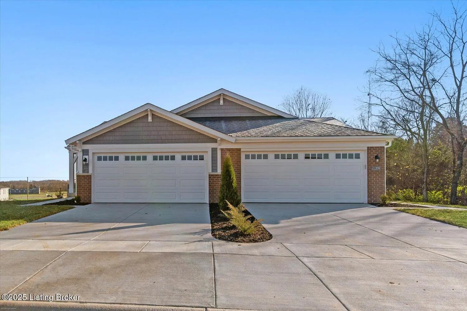 Photo of Listing #1690303