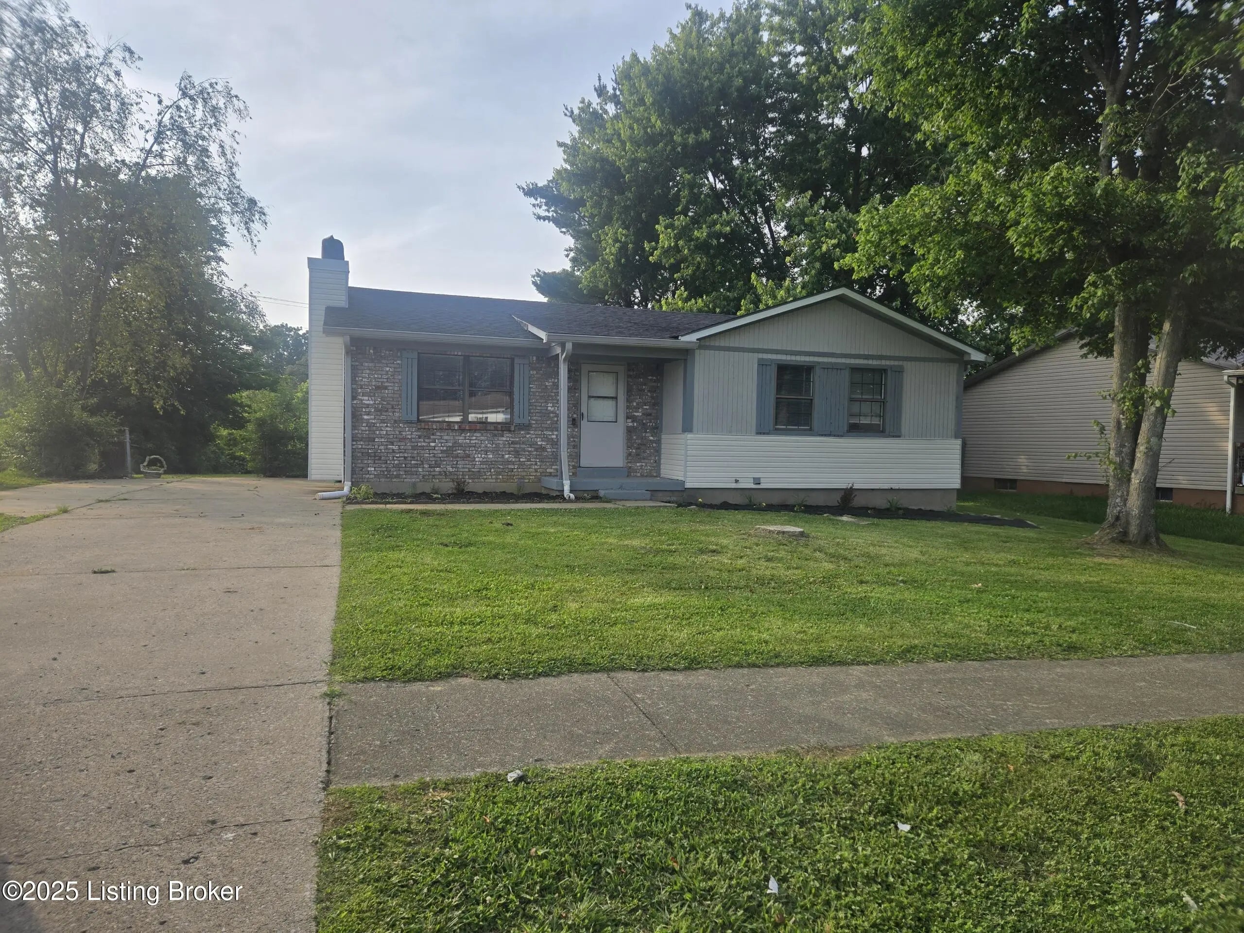 Photo of Listing #1690479