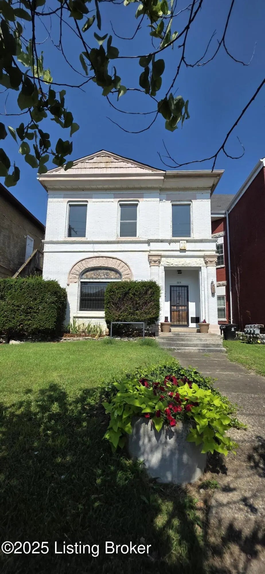 Photo of Listing #1690613