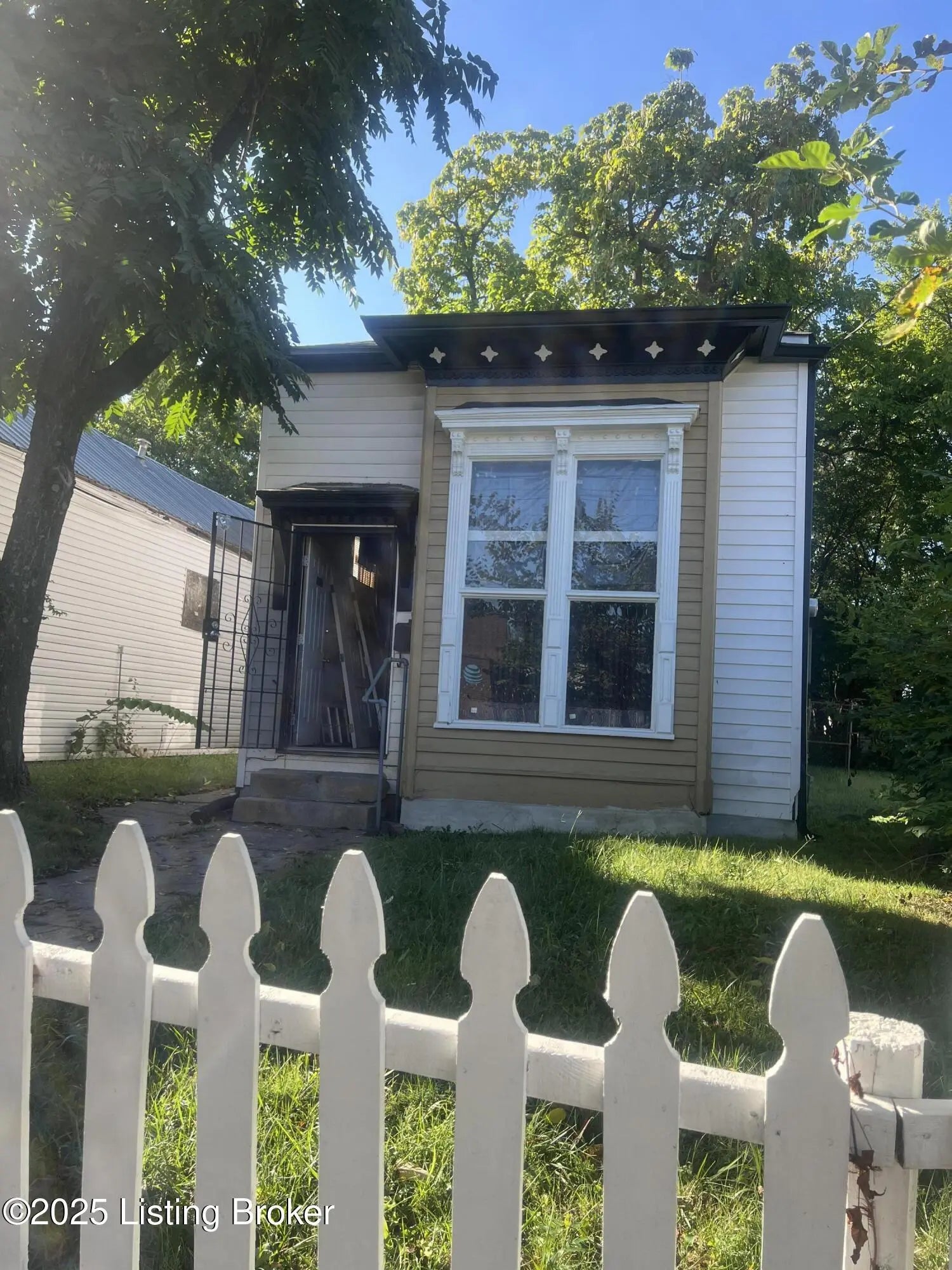 Photo of Listing #1699280