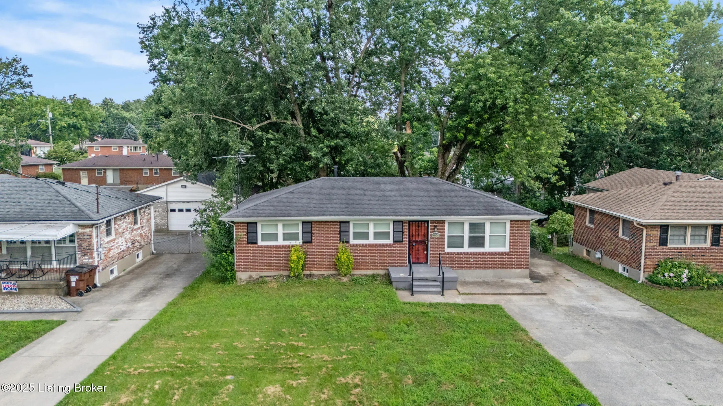 Photo of Listing #1690927