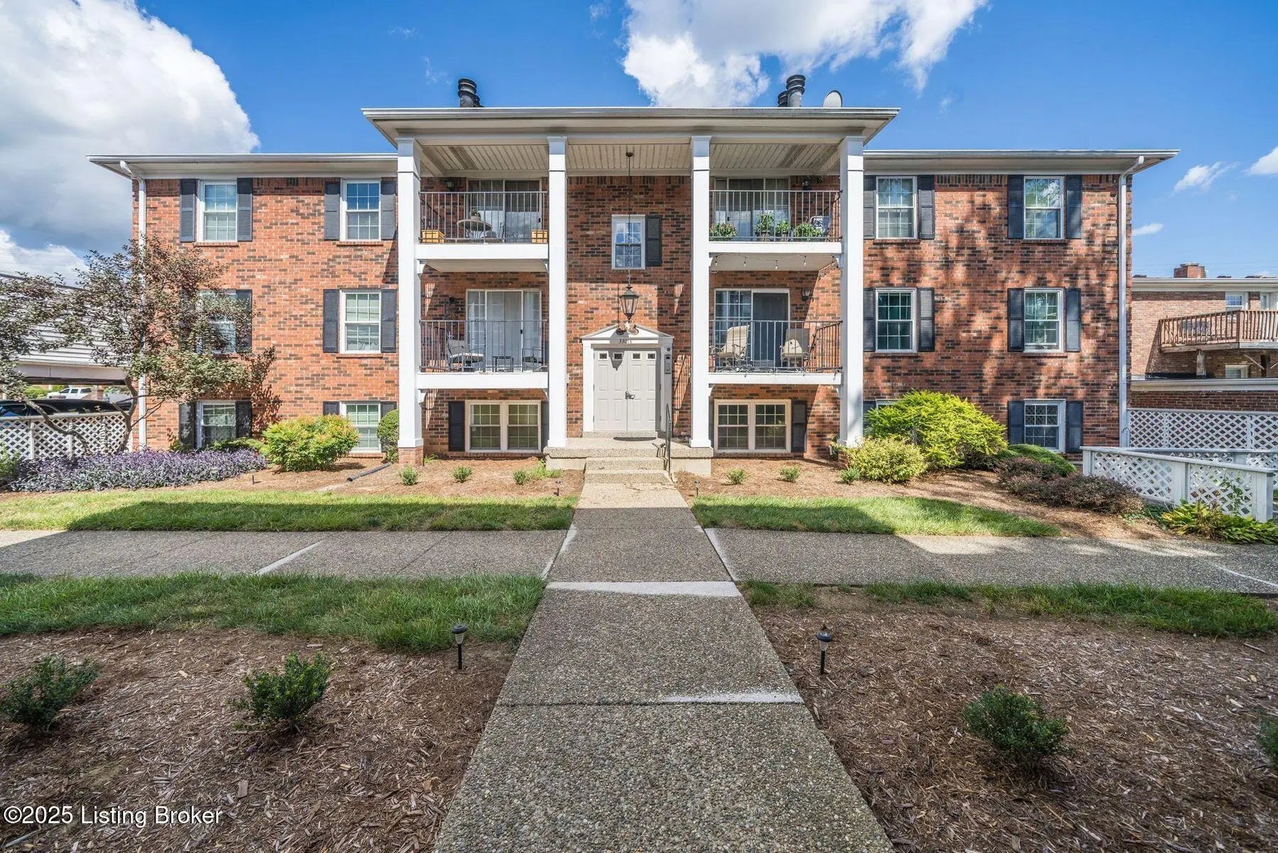 Photo of Listing #1696589