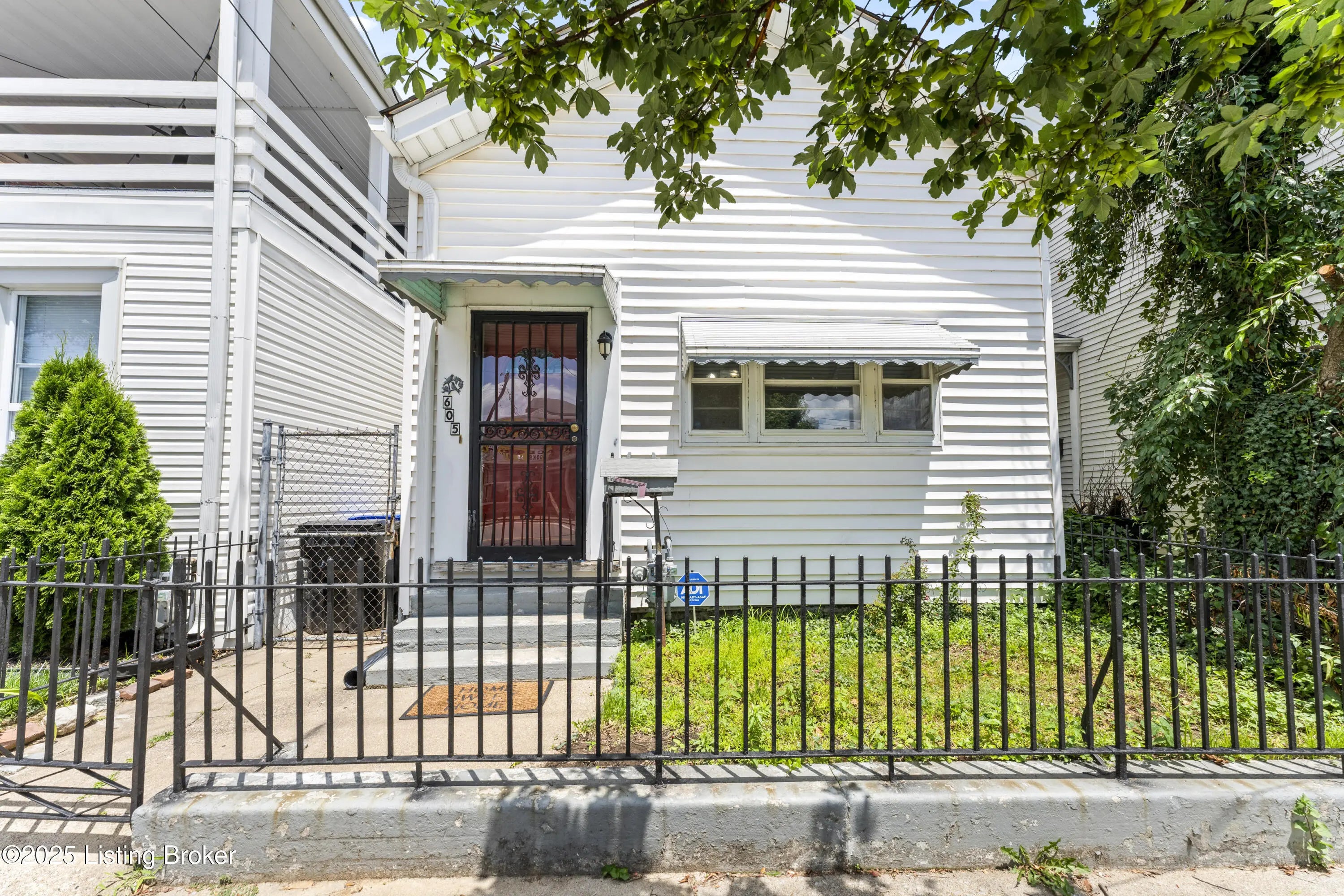 Photo of Listing #1691709