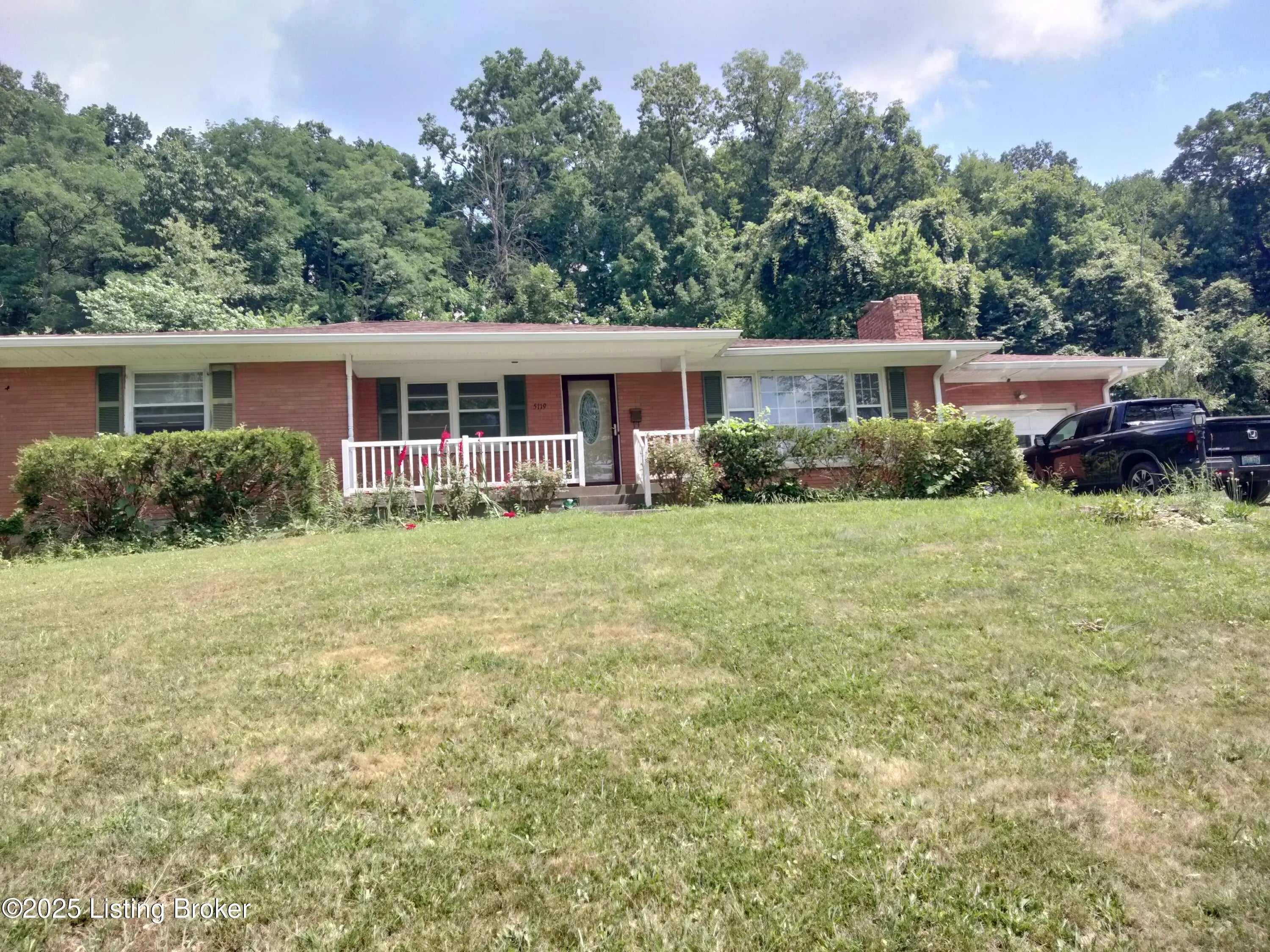 Photo of Listing #1691755