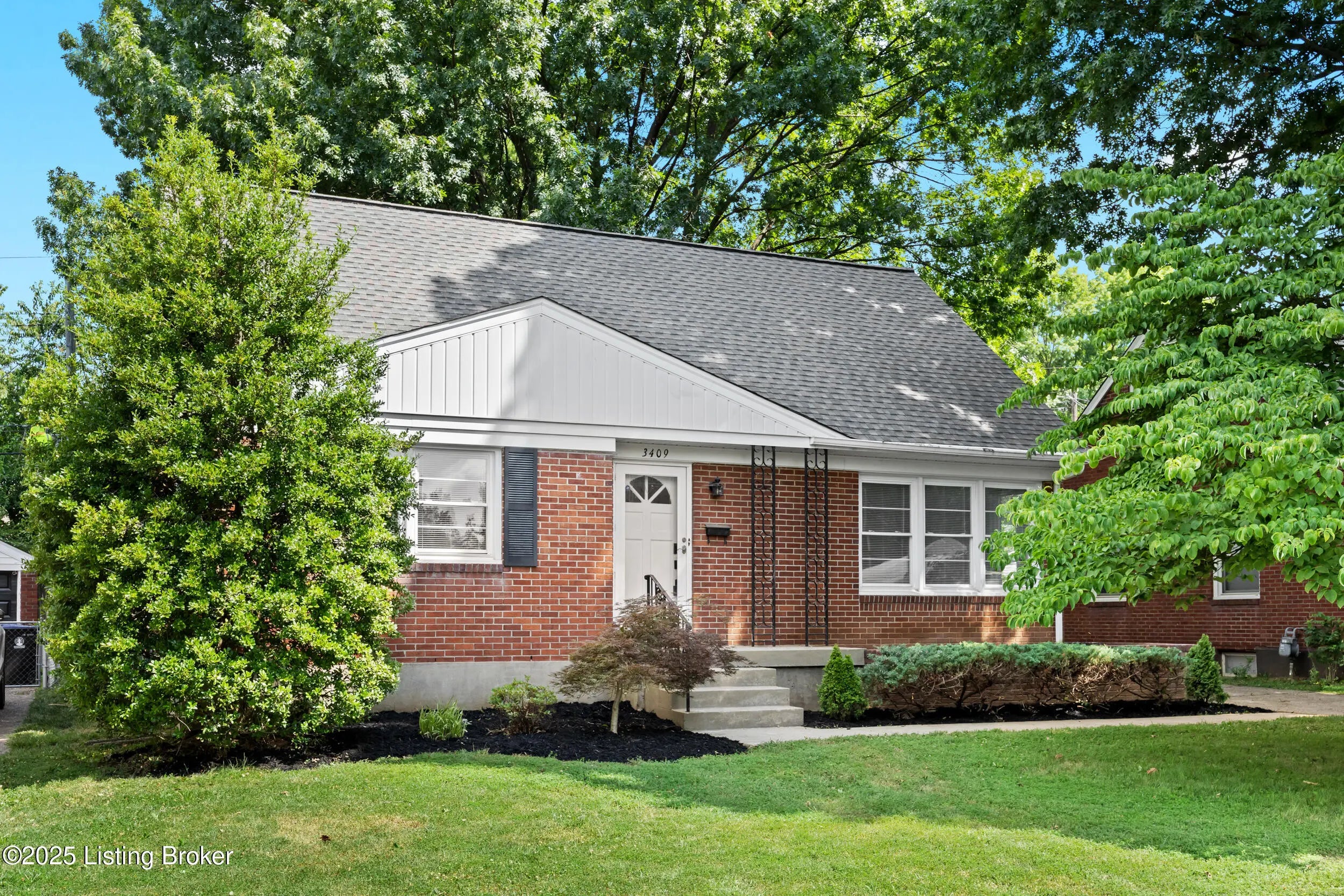 Photo of Listing #1691902