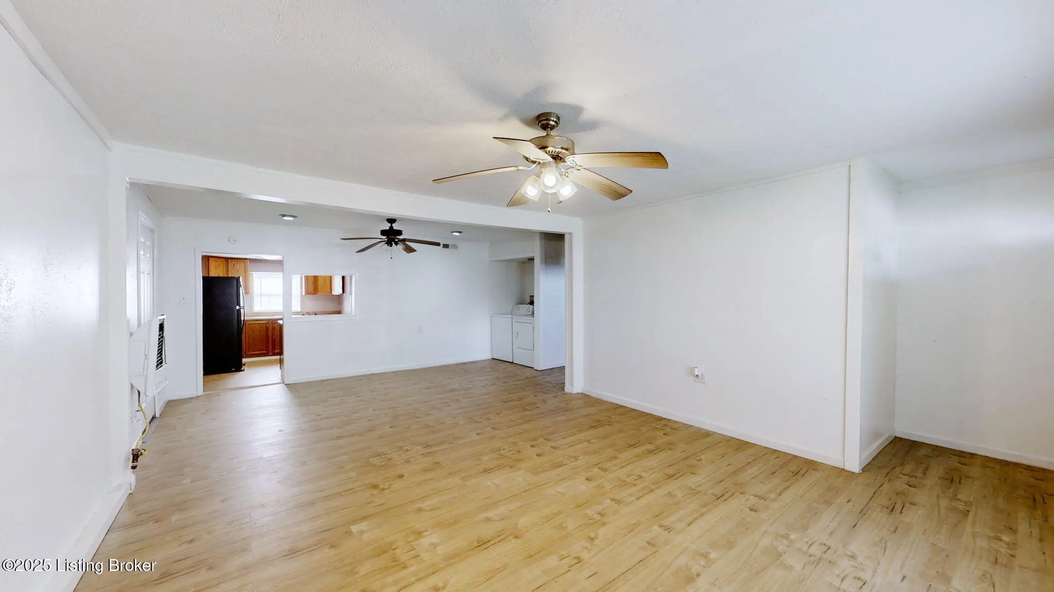 Photo of Listing #1692415