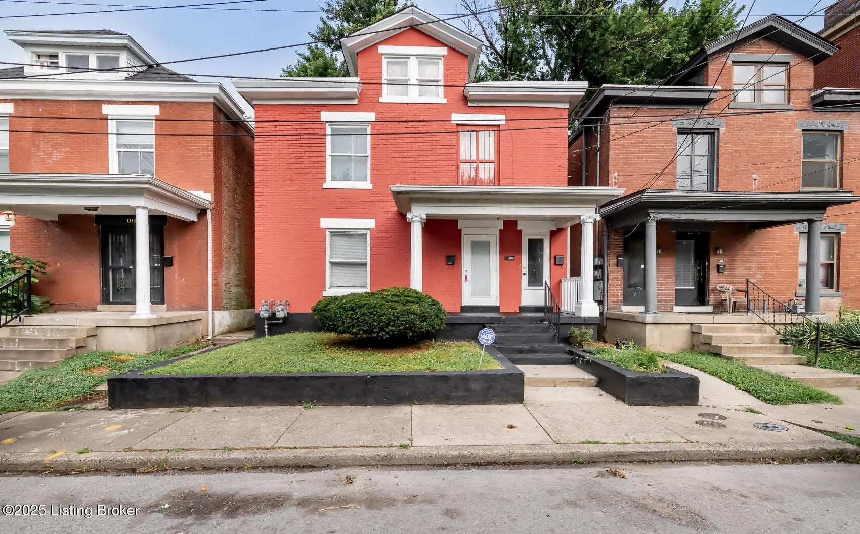 Photo of Listing #1692523