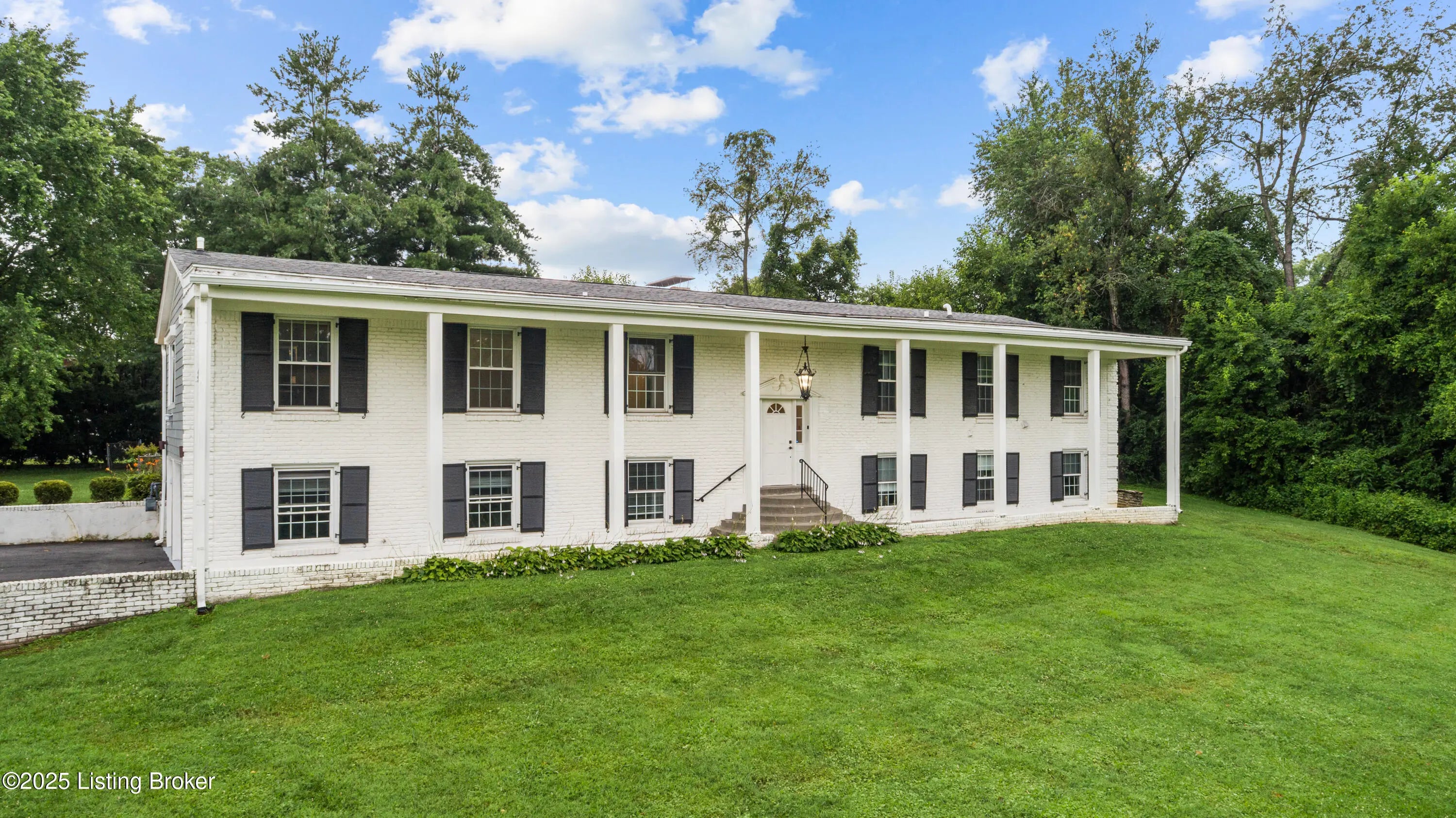 Photo of Listing #1692833