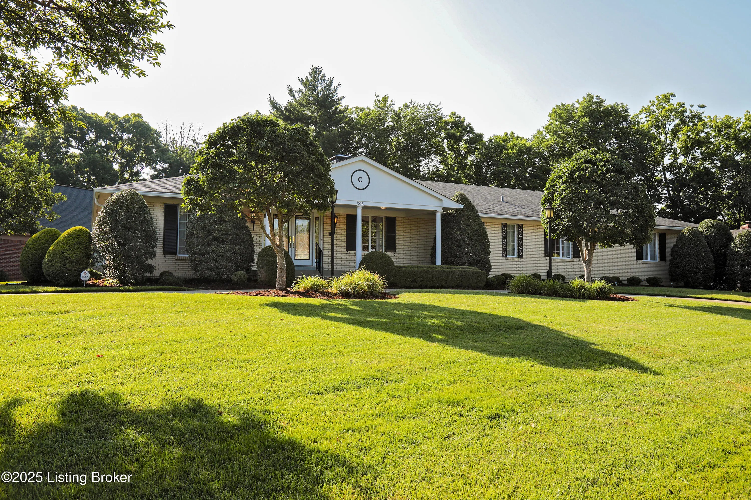 Photo of Listing #1692874