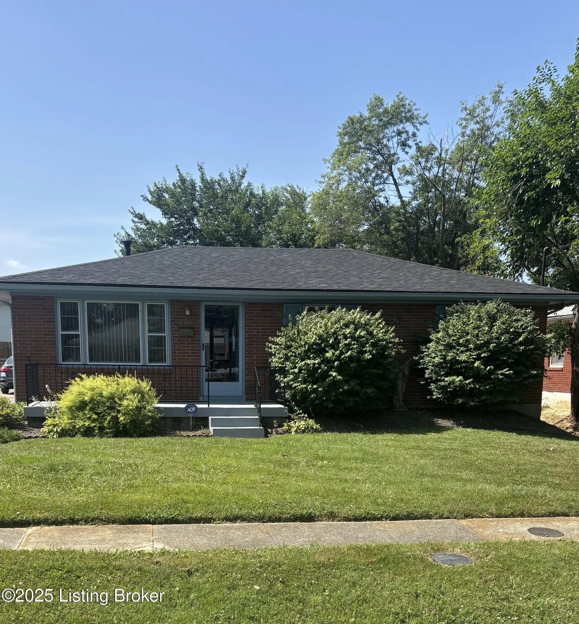 Photo of Listing #1692613