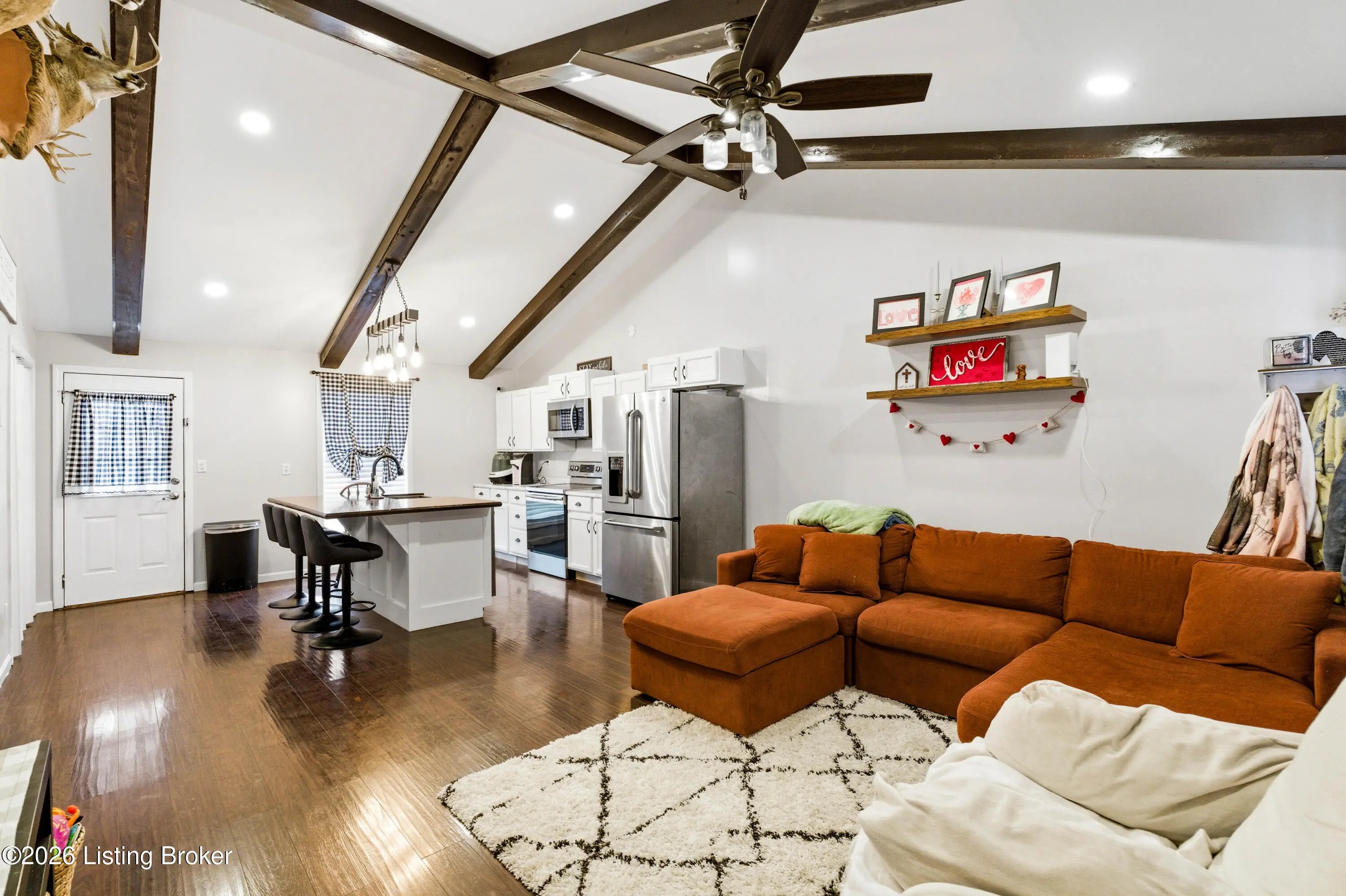 Photo of Listing #1708377