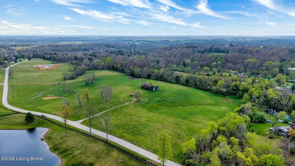 8100 Old Heady Rd, Louisville